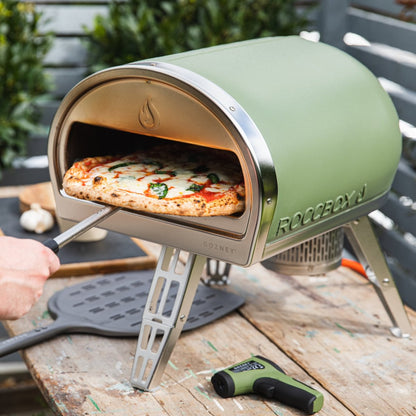 Roccbox Pizzaofen Set mit Abdeckhaube und Zubehör